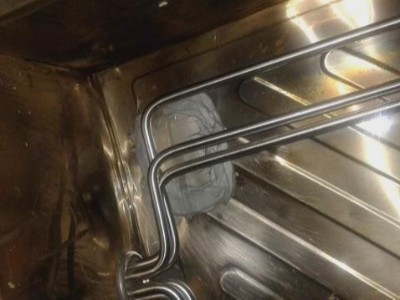 不銹鋼水箱沙眼漏水用什么膠？聚力鋼質(zhì)修補劑代替焊接解決難題