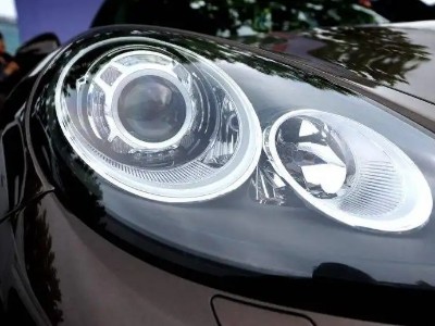 您知道豪車(chē)車(chē)燈用的是什么密封電子硅膠嗎？東莞聚力替您的愛(ài)車(chē)護(hù)航